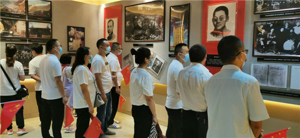 重庆市万州区安全生产协会支部委员会 开展“传承红色基因，寻访红色足迹”主题党日活动