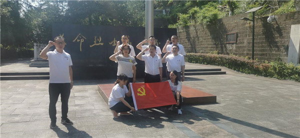 重庆市万州区安全生产协会支部委员会 开展“传承红色基因，寻访红色足迹”主题党日活动